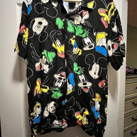 Mickey button down shirt - Picture 2 of 4